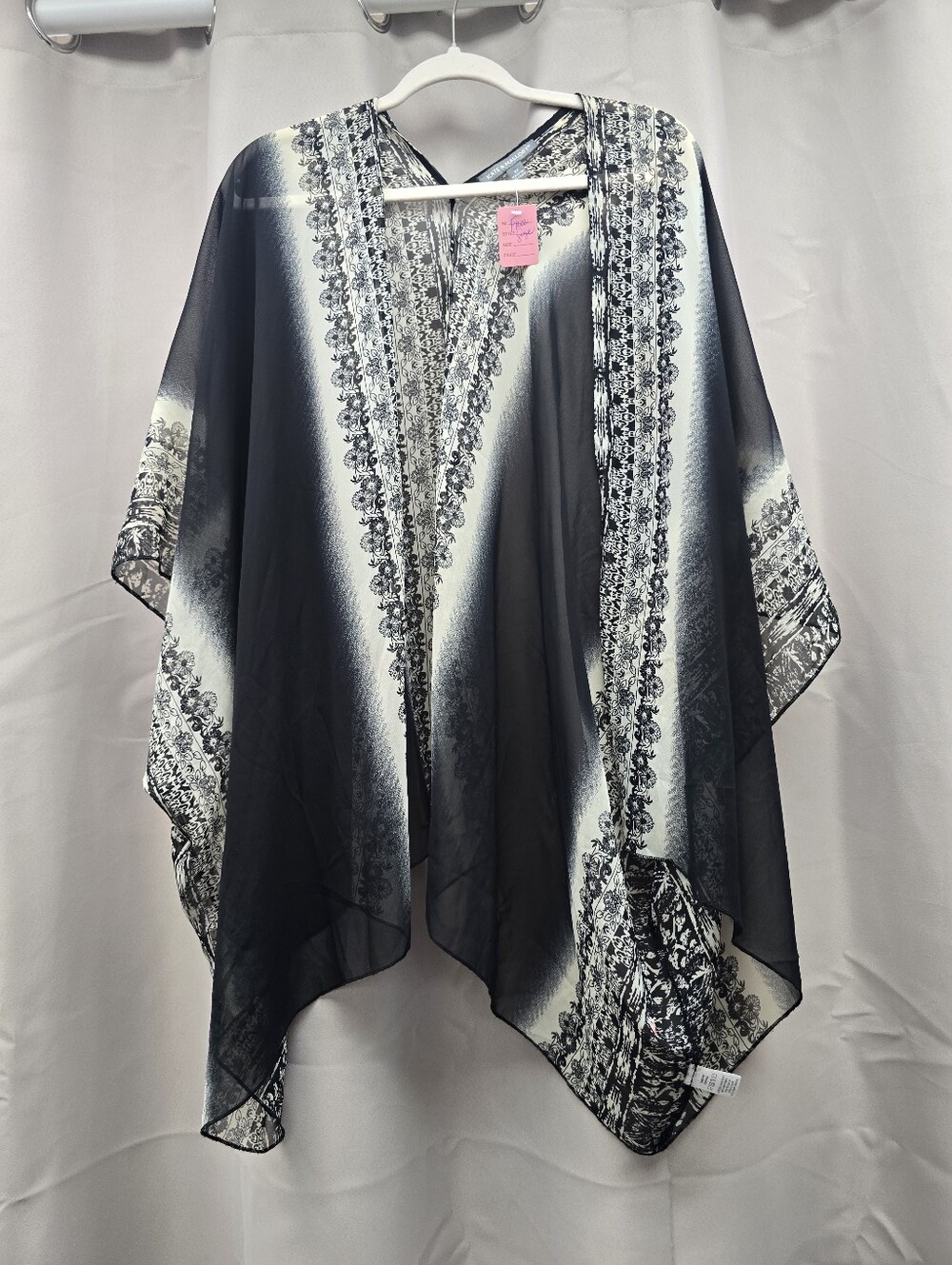 Women's Black & White Printed Kimono 2x Free Size
